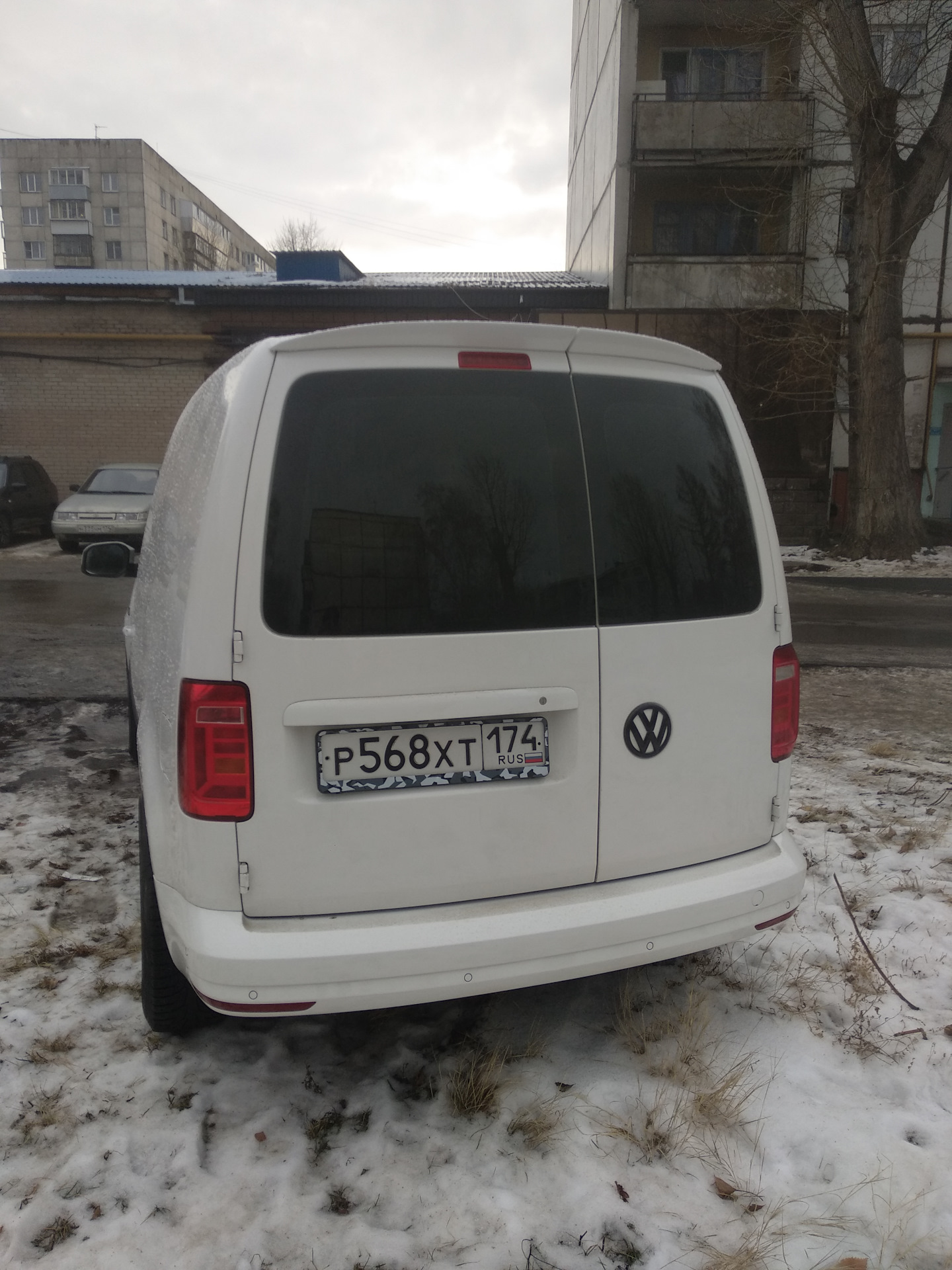 VW Caddy 03-15/15-20 Спойлер на крышку багажника для авто с распашными  дверьми, RDX Racedesign. Отзывы (1) — Купить в интернет-магазине Golf Tuning