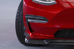 Tesla Model 3 17- Накладки на передний бампер Carbon Look глянец